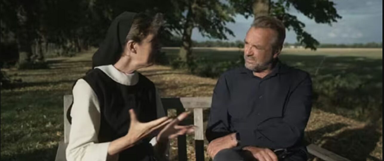 Tom Waes in kloostergasten