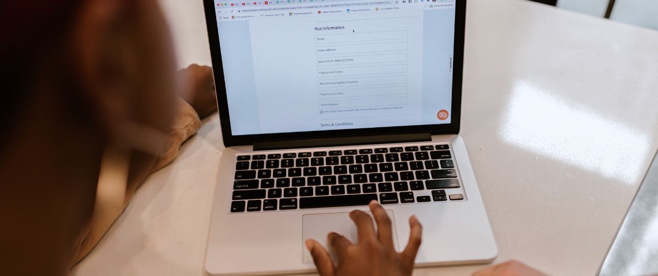 Inkomsten uit enquêtes en belastingaangifte: wat je moet weten