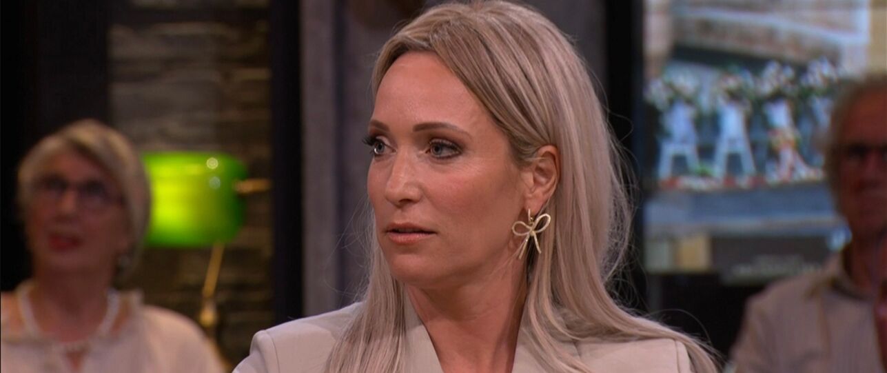 Hélène Hendriks geopereerd, Johnny de Mol valt in