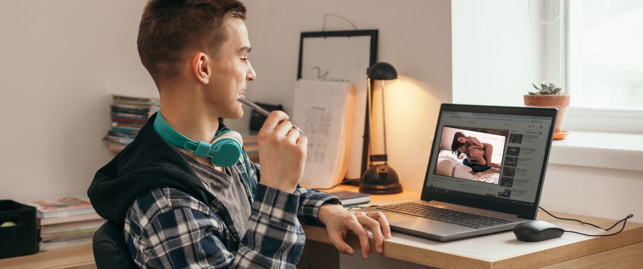 onderzoek naar pornosites, wie beschermt onze jeugd?