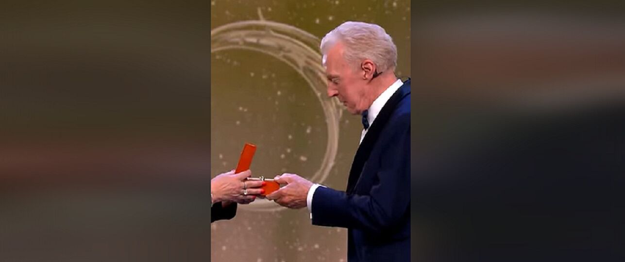 André van Duin krijgt koninklijk lintje in België