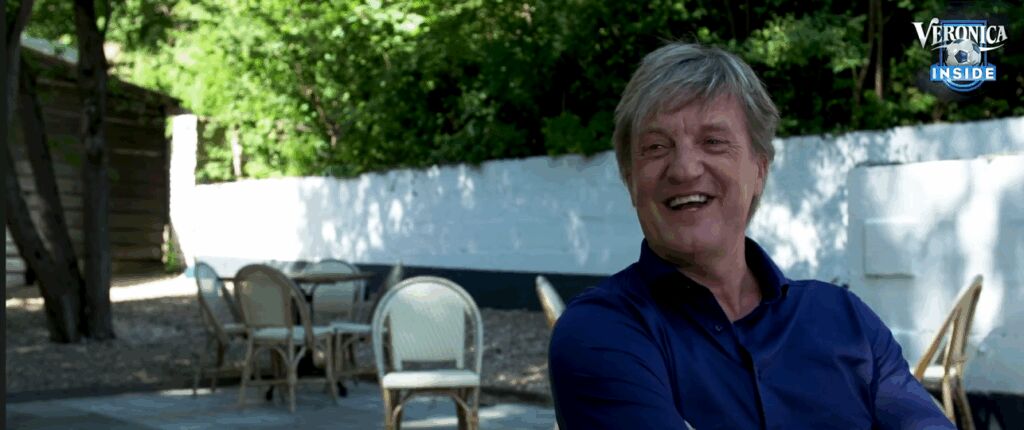 Huidige afbeelding: Wim Kieft over zijn knie