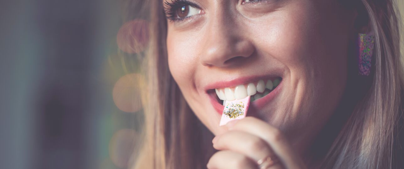 Kauwgom vol plastic: experts willen waarschuwing op verpakking