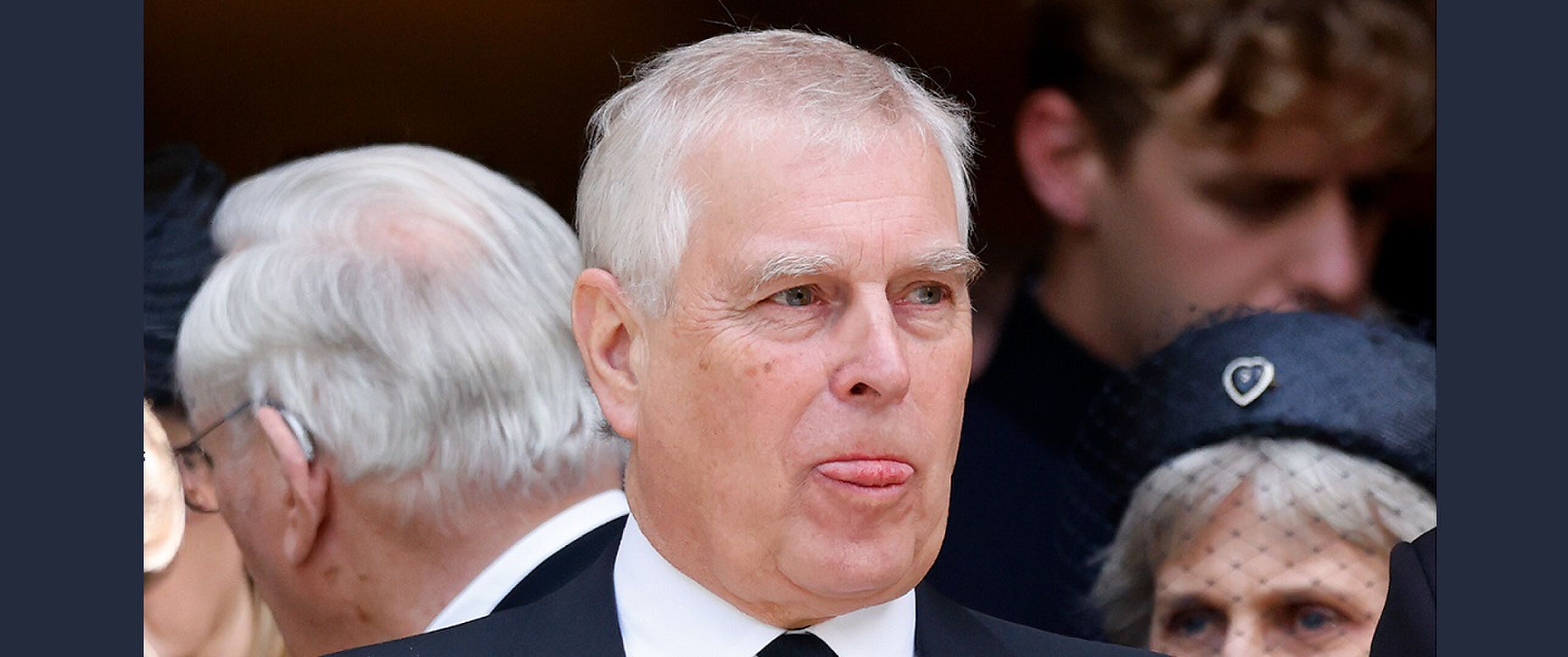 prins Andrew krijgt woestijnpaleis