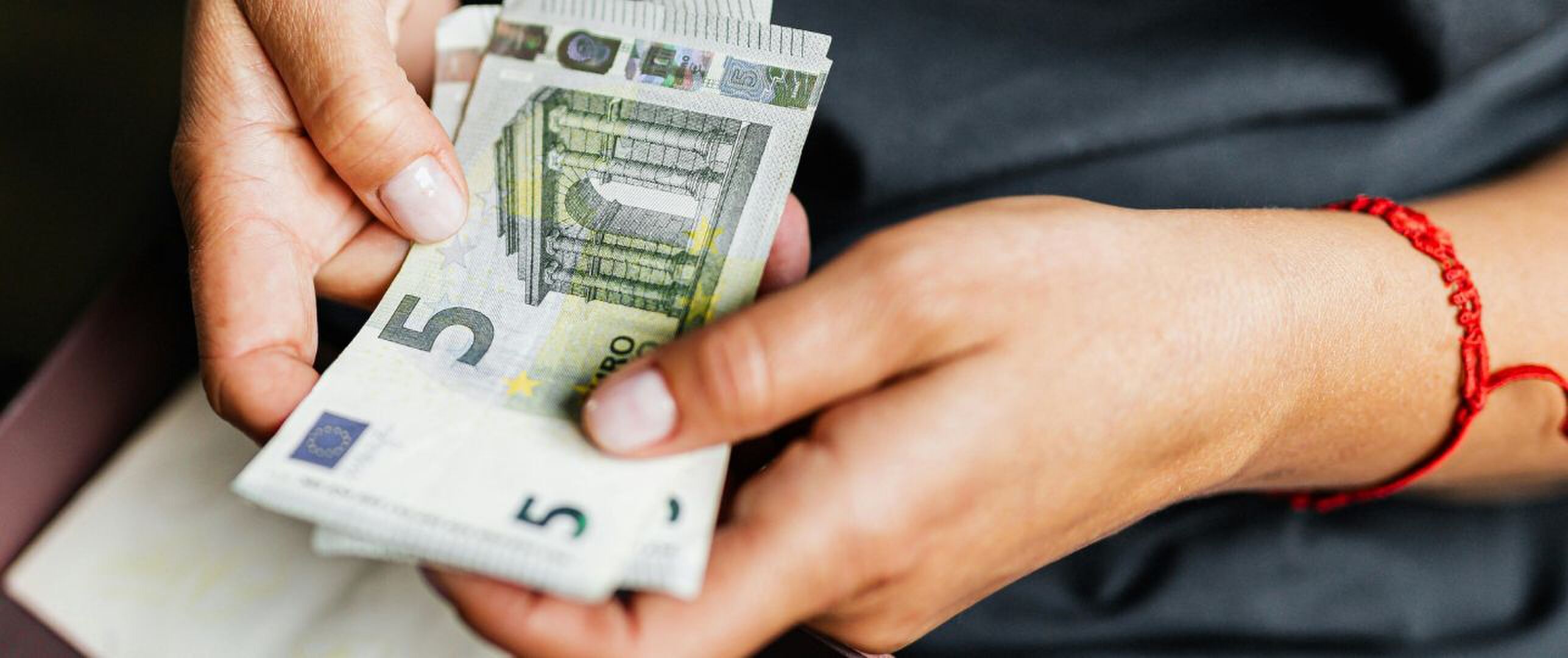 Nieuwe Europese wet verplicht winkels contant geld te accepteren