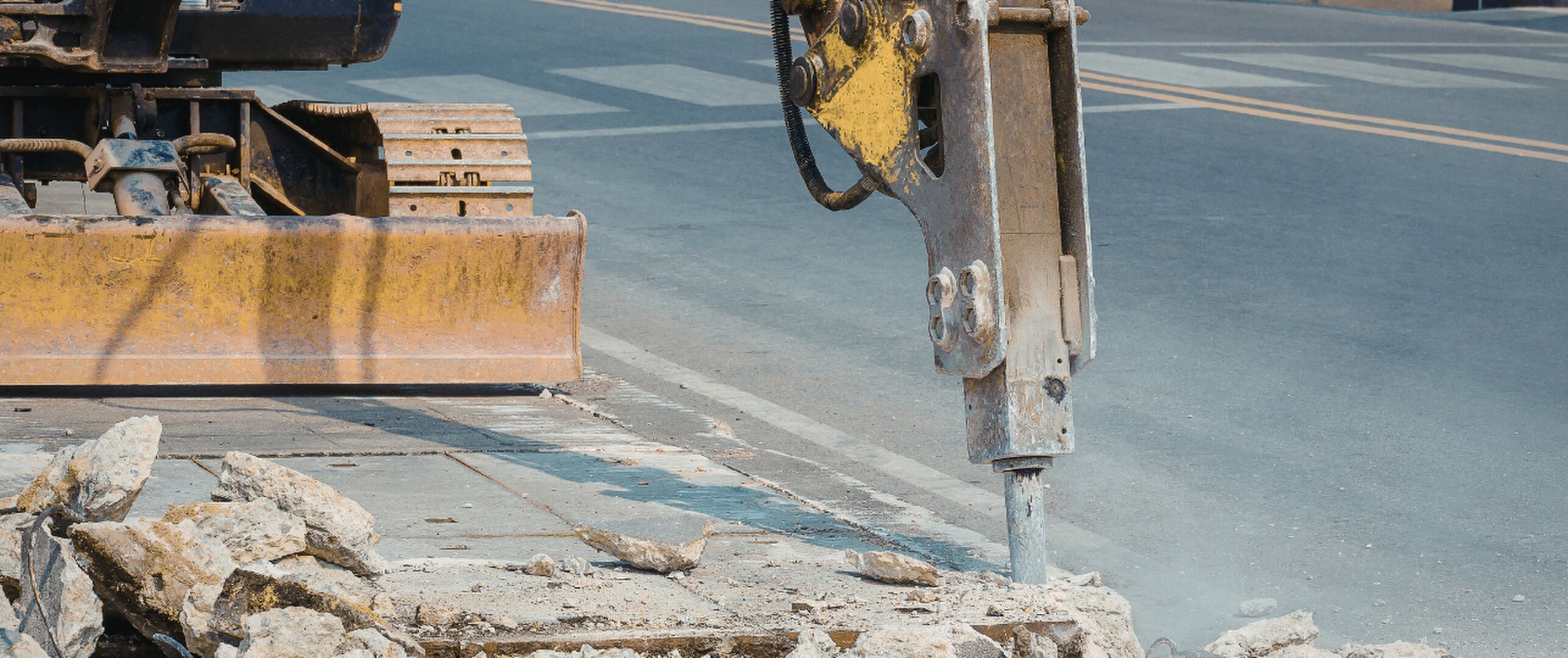 Geen tegenpartij, geen vergoeding? Dit zijn je rechten bij schade door puin op de weg