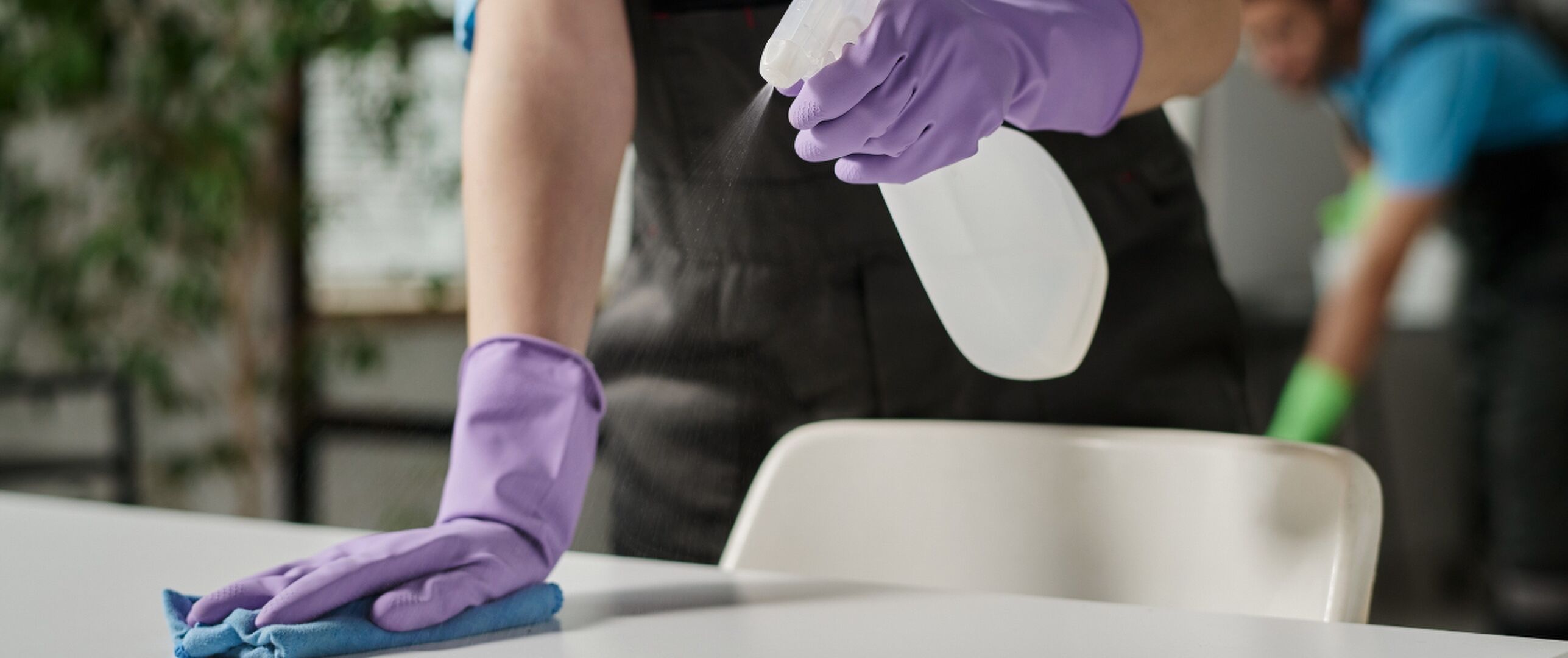 Waarom nat schoonmaken soms slechter is dan je denkt