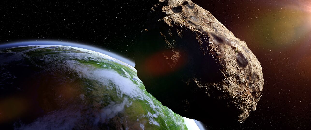 asteroïde scheert langs aarde
