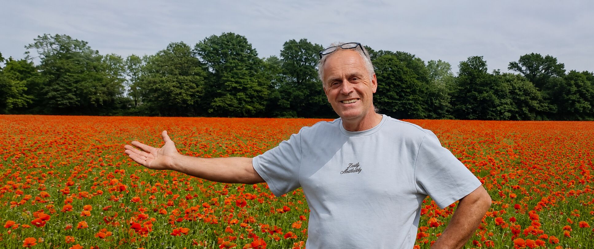 Boer Frank zaait klapozen in plaats van gras