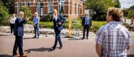 Koning Willem-Alexander bezoekt aardbevingsgebied in Groningen