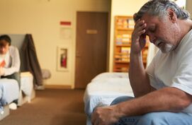 Steeds meer ouderen in Nederland leven in stille armoede. Ze redden het nét of soms niet meer.