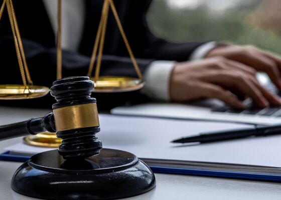 Steijn stuurt advocaat