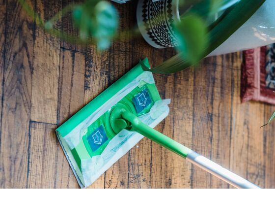 Laminaatvloer schoonmaken met grootmoeders tips