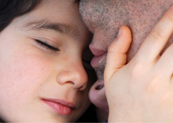 Opgebiecht: niet zijn vader