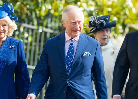 Koning Charles wil prins Andrew uit huis zetten