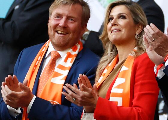 koning Willem-Alexander naar EK voetbalwedstrijd