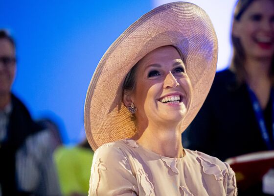 royals met grote hoeden