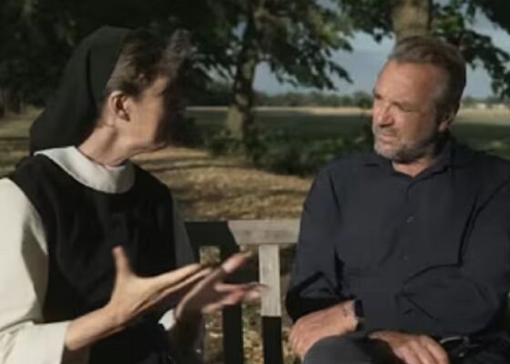 Tom Waes in kloostergasten