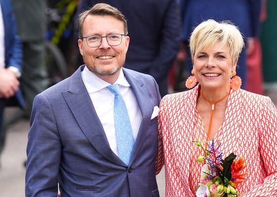 Waarde huis prins Constantijn en prinses Laurentien door het dak