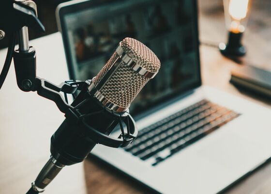 Ruud de Wild ontlokt Kees Tol uitspraak liefdesleven in podcast RAUW