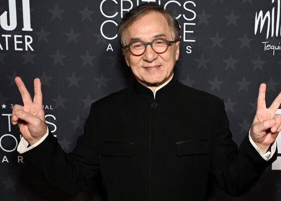 Jackie Chan viert zijn 71e verjaardag.