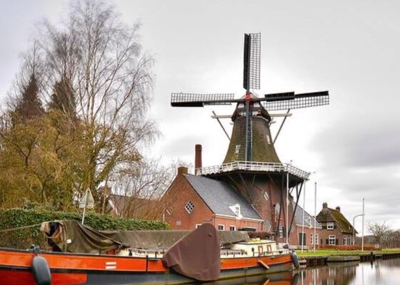 Beatrix heropent molen De Wachter