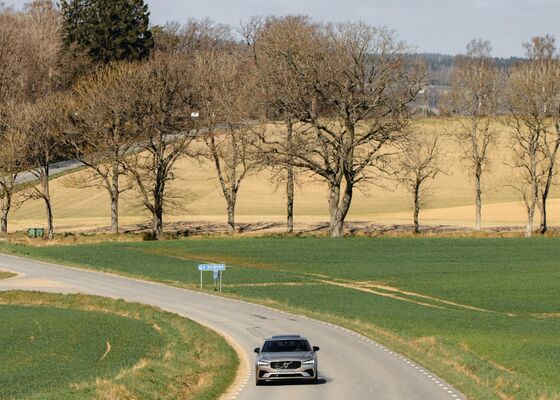 Elza gaat op stap met een onbekende een weekend weg