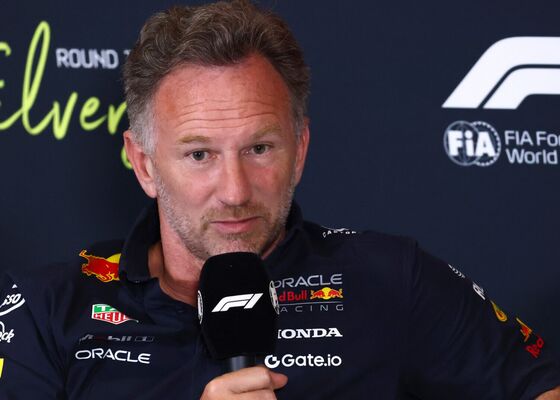 Christian Horner tijdens een persconferentie
