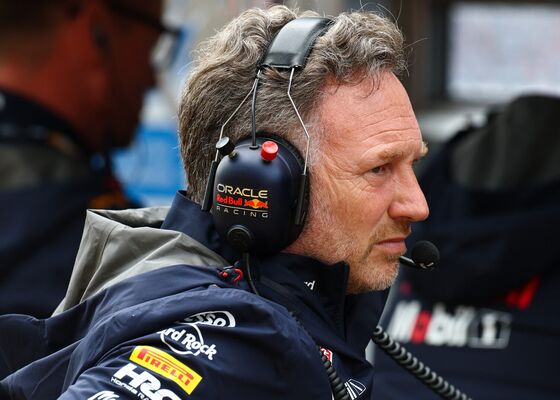 Christian Horner in de garage van Red Bull