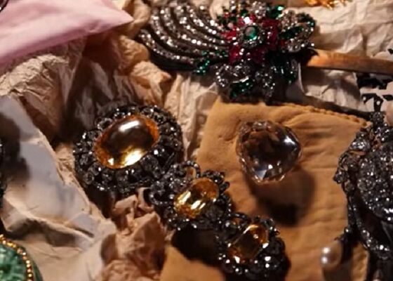 Louvre-roof ontrafelt koninklijk geheim