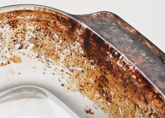 Ovenschaal schoonmaken