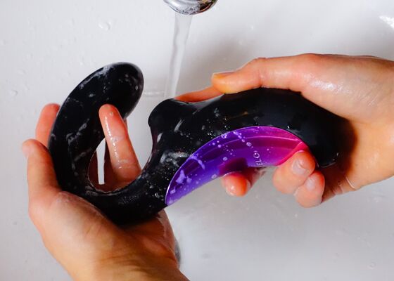 seksspeeltjes-schoonmaken-2