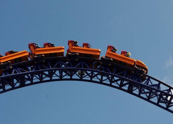 BETRAPT Justin (28) meldde zich ziek met ‘buikgriep’ maar ging in de achtbaan