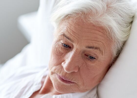 Zelfdoding: ruim 6000 mensen stoppen jaarlijks met eten en drinken (BSTED)