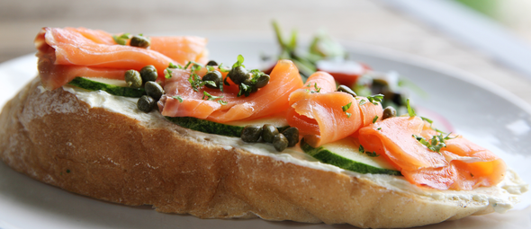 Voorverpakte gerookte zalm niet zonder risico voor 60+er: listeria-infectie alert