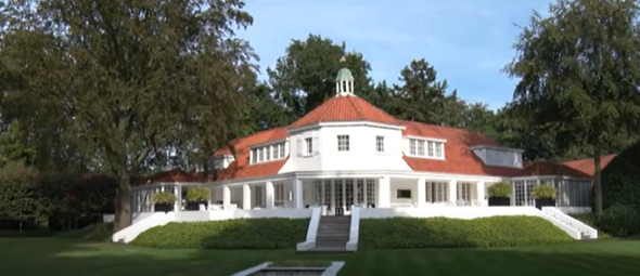 Indrukwekkende droomvilla van Jan des Bouvrie in Naarden te koop voor een prikkie!