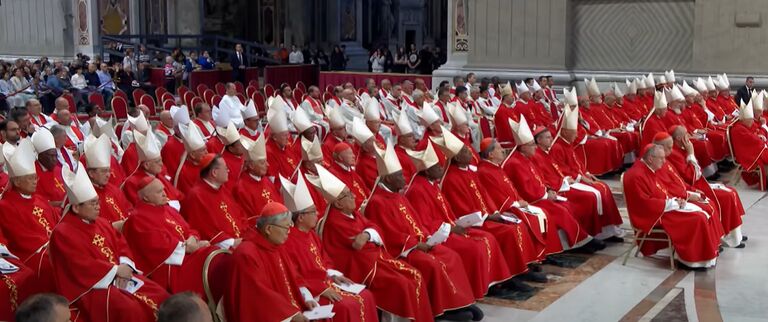 Gaat de nieuwe paus aan de slag met AI: welke weg kiest de kerk?